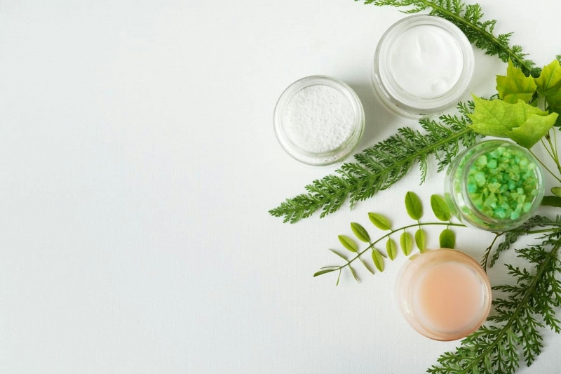 Naturalne kosmetyki z zeolitem – detoksykacja cery